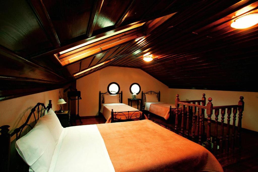 Villa Kastanodasos Emporio  Rom bilde